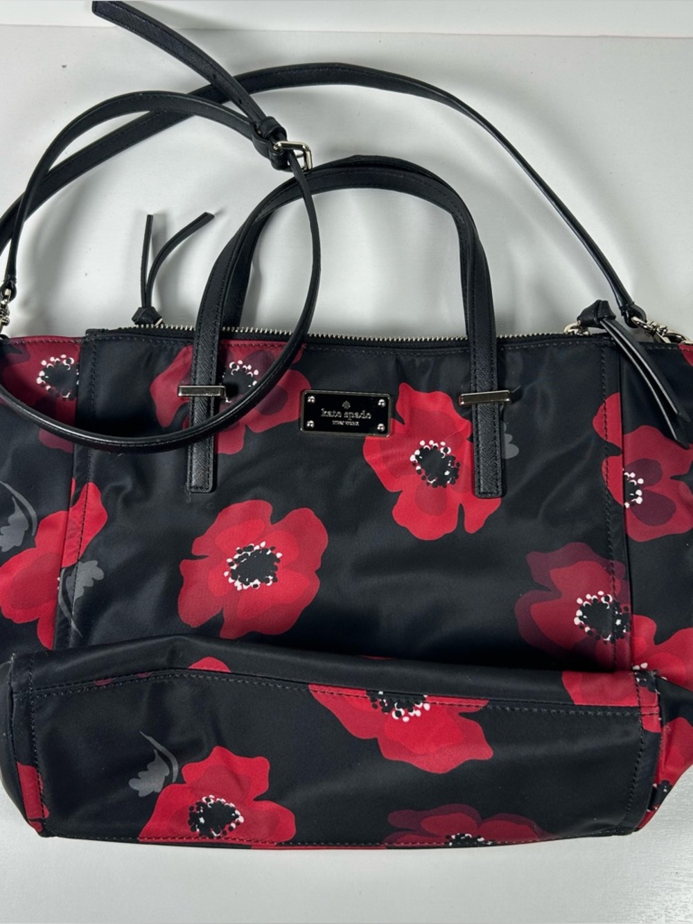 Y2K Kate Spade Wilson Road Poppy Black/Red Floral Print Nylon Purse Shoulder Bag